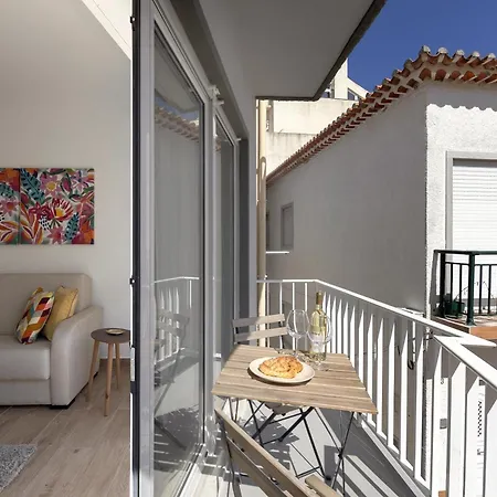 Shell House Apartment *